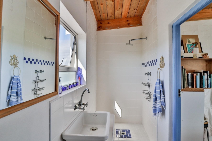 4 Bedroom Property for Sale in De Kelders Western Cape